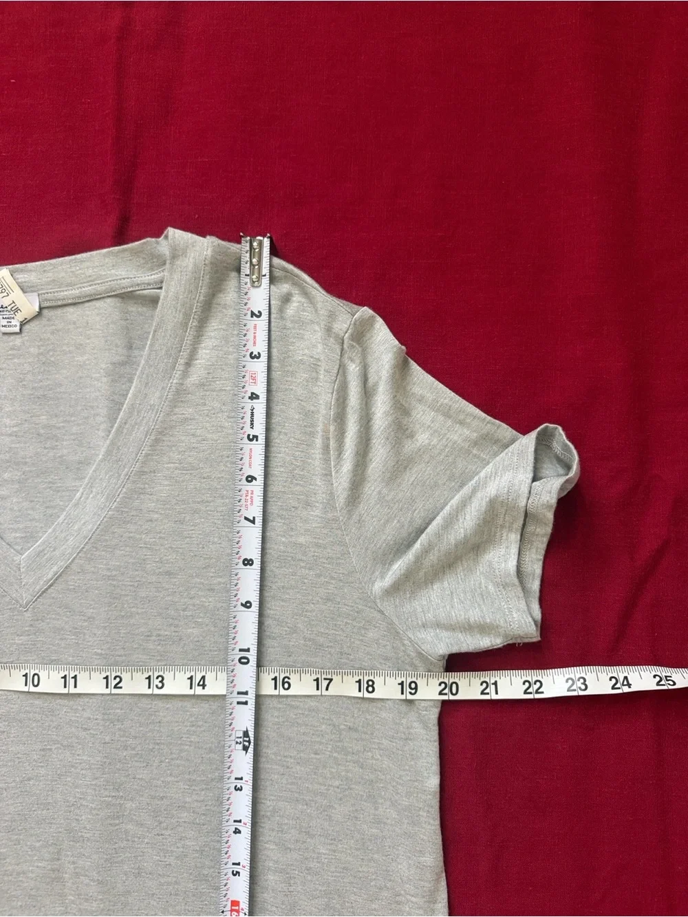 Splendid Sz M Light Gray V-Neck Short Sleeve Tee